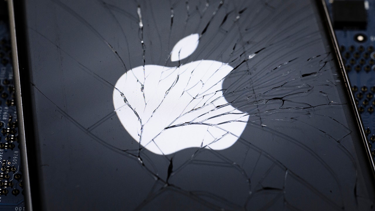Российский суд оштрафовал Apple за отказ хранить данные пользователей iCloud в России