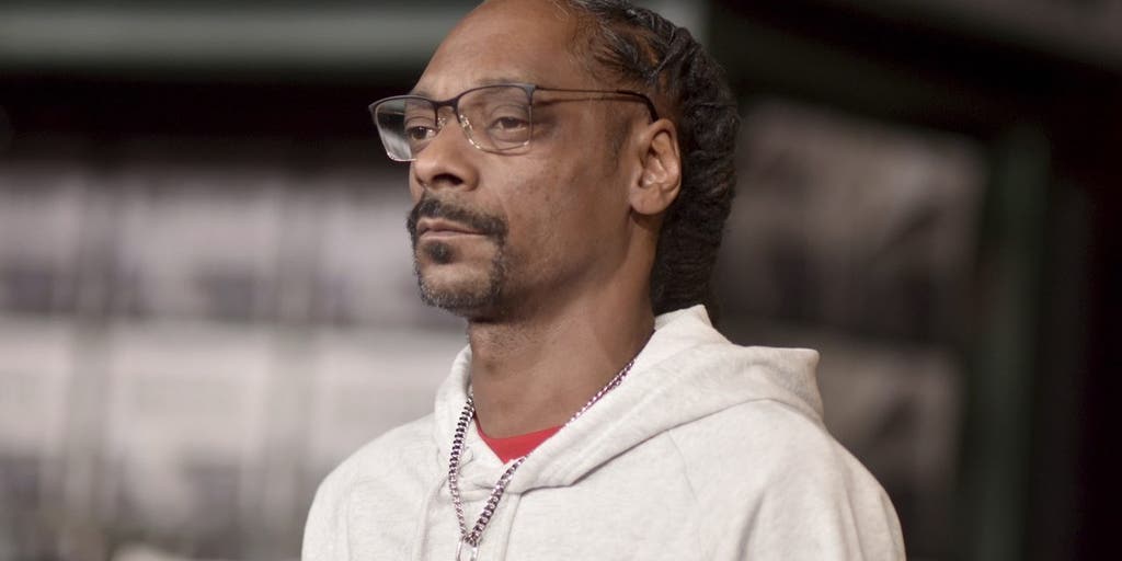 Snoop Doge Elon Musk S Tweet Has Dogecoin Stock And Memes Soaring