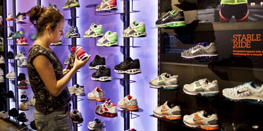 modells under armour sneakers