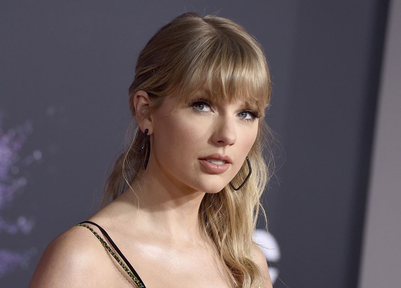 Taylor Swift Donates 30 000 To College Fund Of Aspiring Mathematician Fox Business