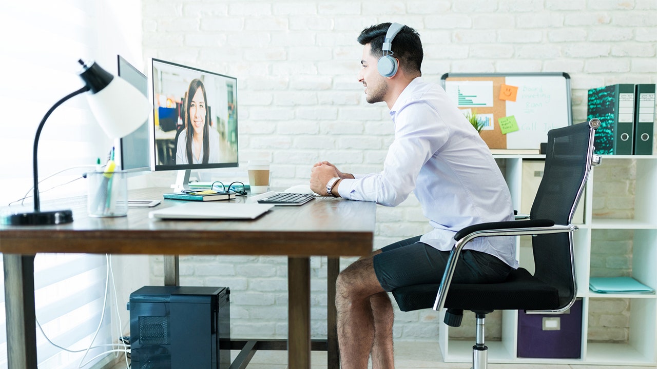 Videoconferencing tips to weather coronavirus from the home office | Fox Business