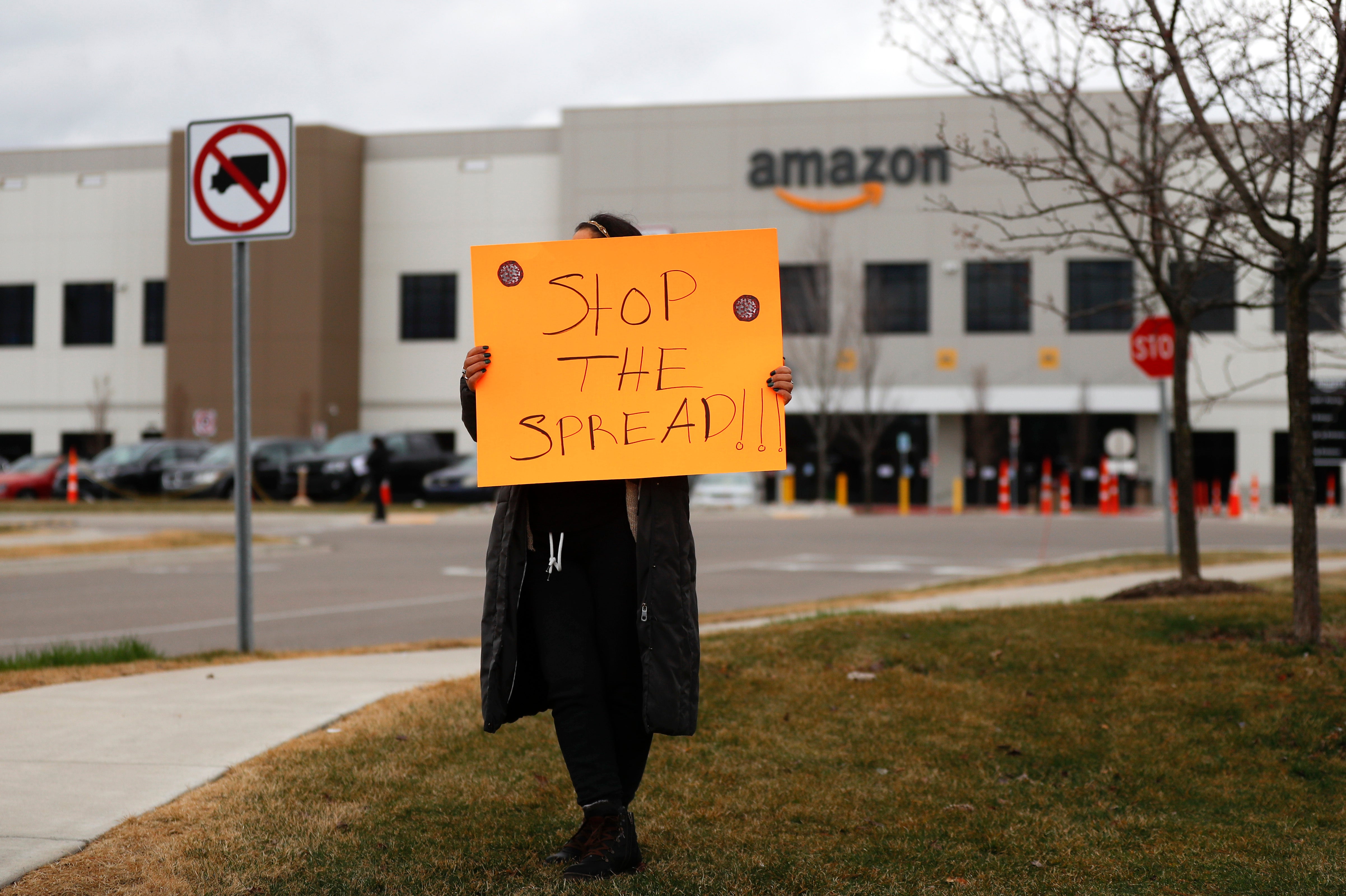 Hundreds Of Amazon Workers Protesting Coronavirus Conditions To Skip Work Workers Rights Group Hundreds Of Amazon Workers Protesting Coronavirus Conditions To Skip Work Workers Rights Group