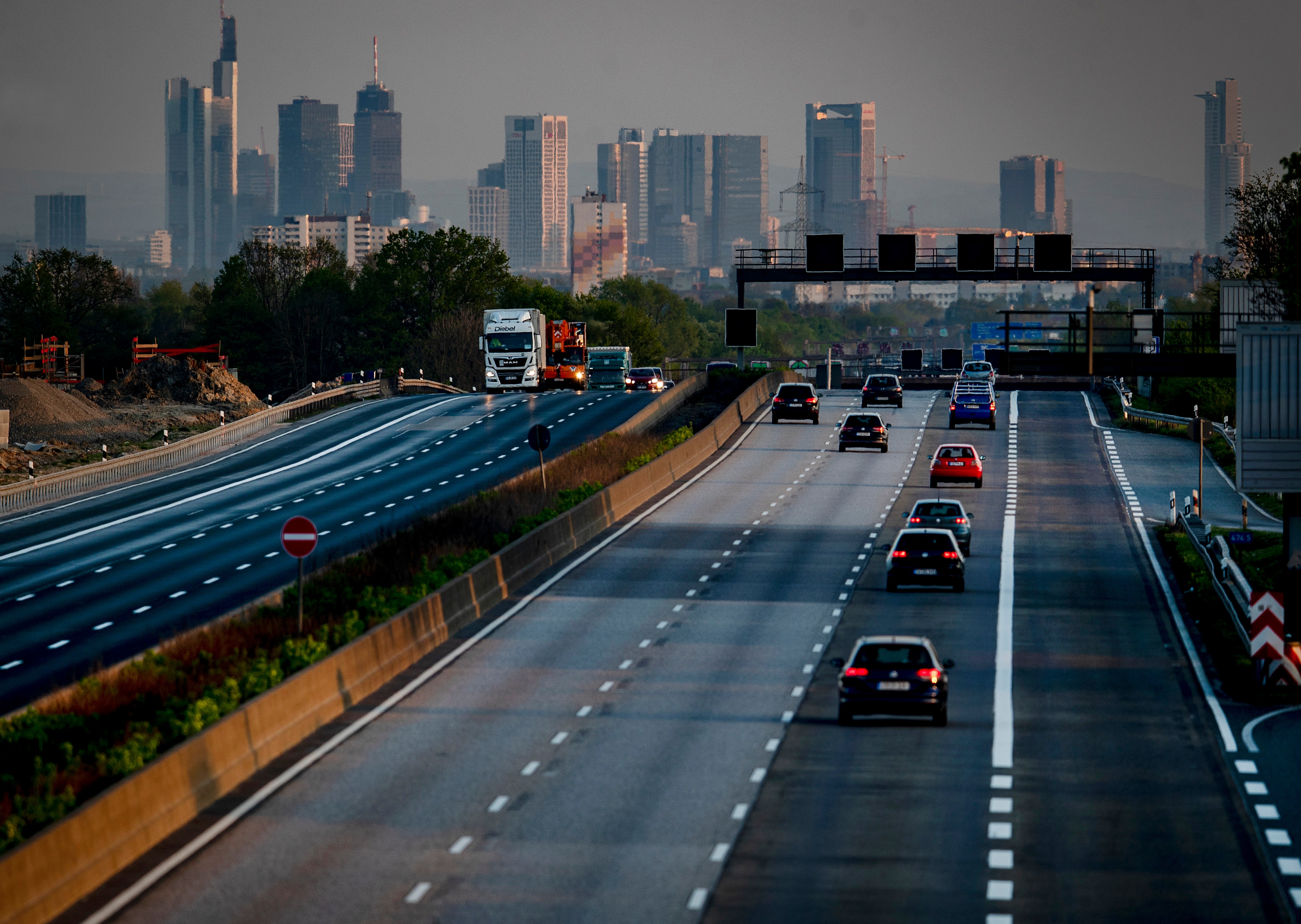 IRS: Truckers required to pay heavy highway vehicle use tax by Aug. 31 - Fox Business