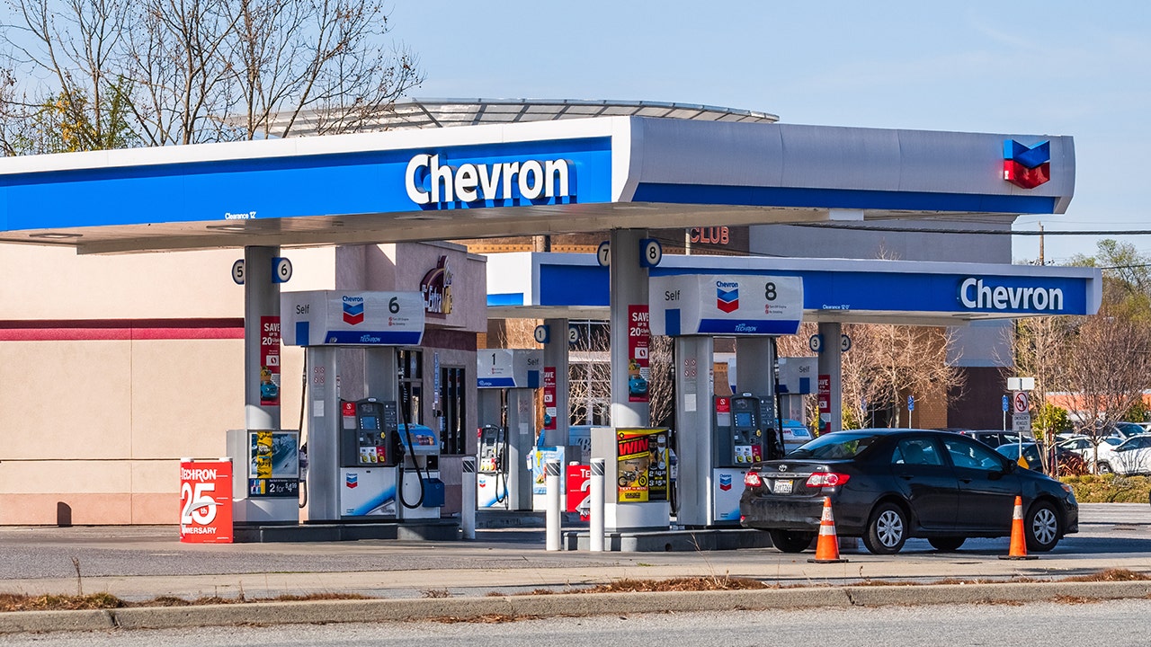 Chevron promises to reduce carbon emissions and increase oil production with modest expenditures
