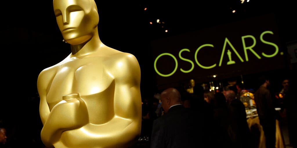 Inside 2022 Oscars' swanky, six-figure bags that A-list stars like Steven Spielberg will take home - Vimarsana News