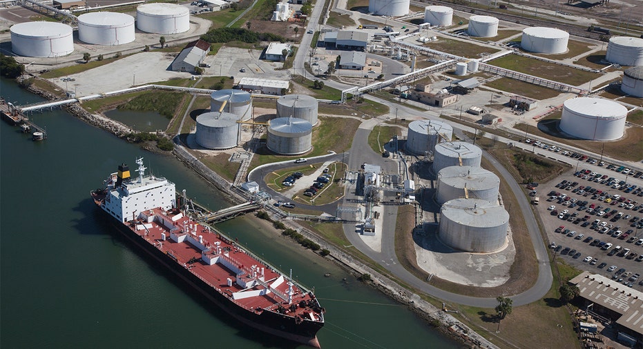 Crude oilt tanker