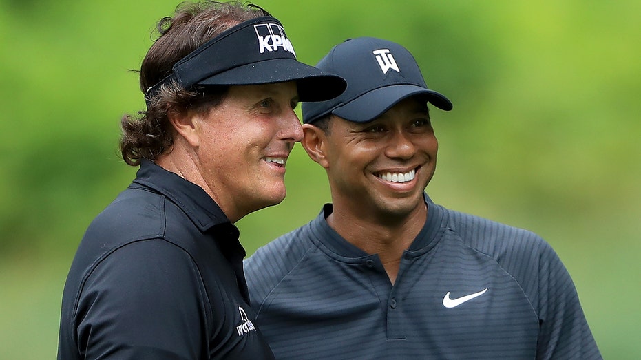 Coronavirus relief golf match: Tom Brady, Peyton Manning eyed for  Tiger-Mickelson event