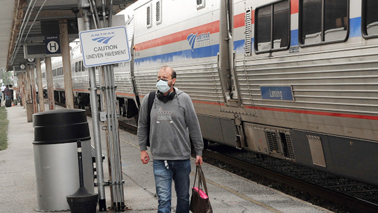 Amtrak catering service on long distance routes