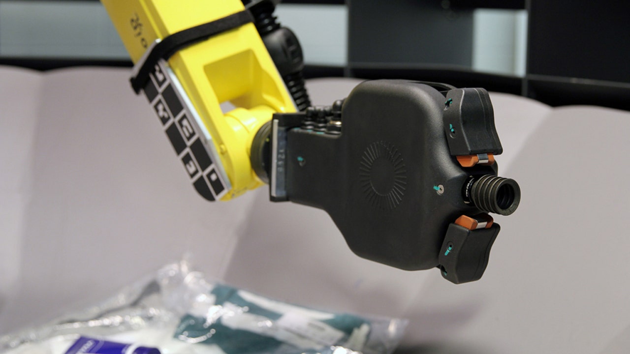 Gap rushes in more robots to warehouses to solve virus disruption | Fox ...