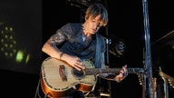 Keith Urban hosts drive-in concert for medical workers