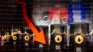 Oil prices fall 1% as glut weighs