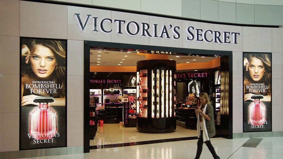 Victoria’s Secret shares plunge by double digits after management layoff