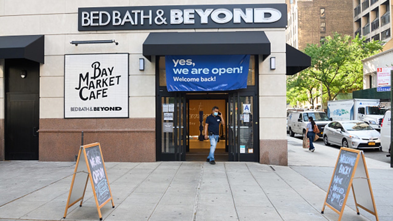 Bed Bath & Beyond laying off hundreds in Florida, New Jersey | Fox Business