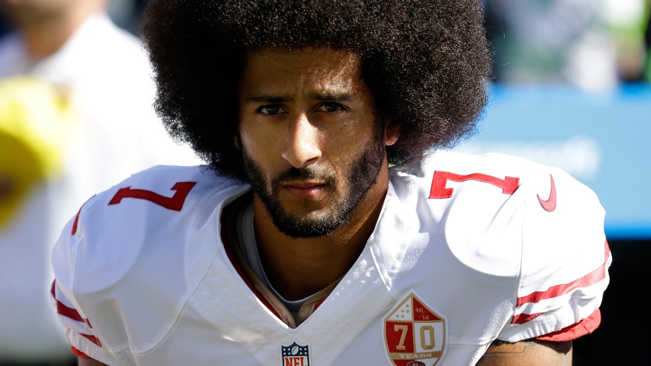 Colin Kaepernick: Kaepernick's new Nike jersey sold out in seconds