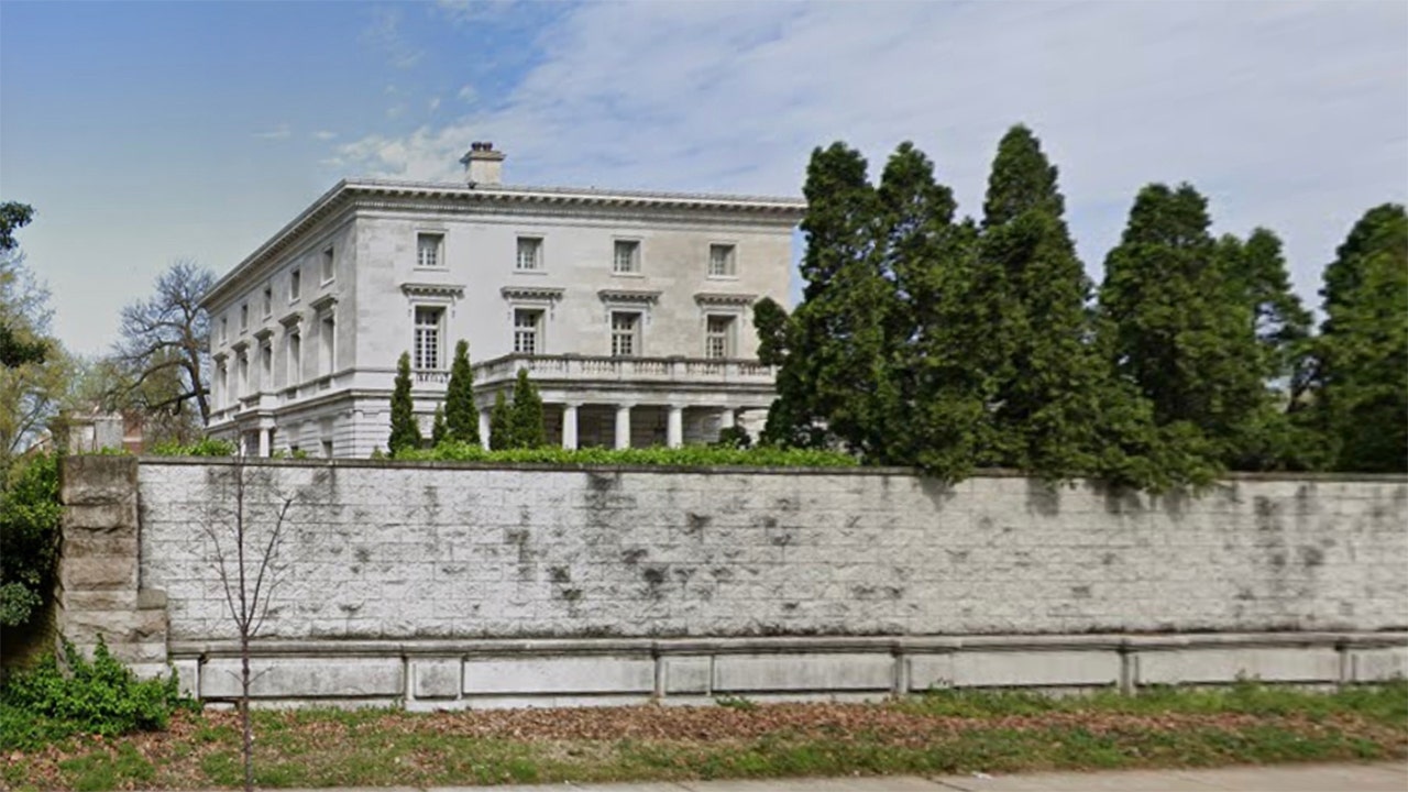 What To Know About Portland Place Where St Louis Couple Pointed