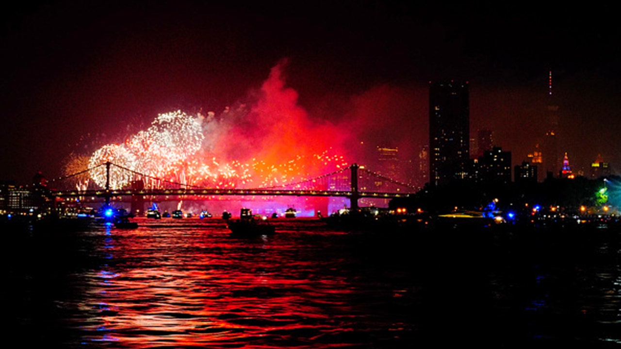 Macy's divvies up NYC fireworks show to deter large crowds Fox Business