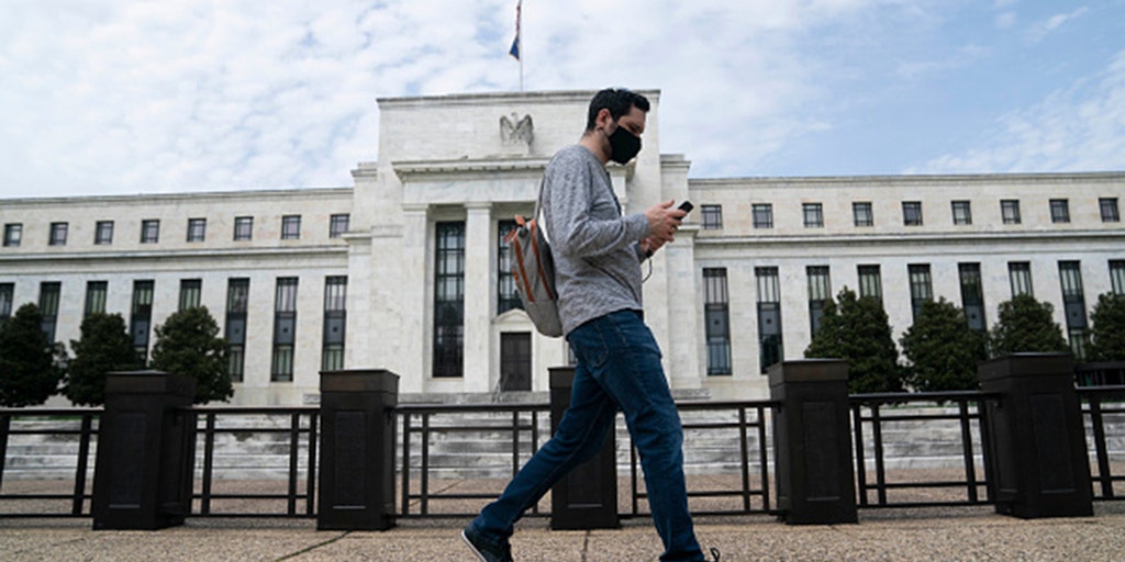 US economy could be headed toward recession, economist warns: '100% odds' of global slowdown - Vimarsana News