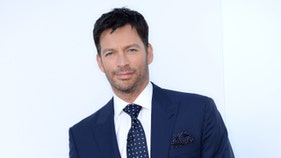 Beloved singer travels around US to meet workers, will share their stories