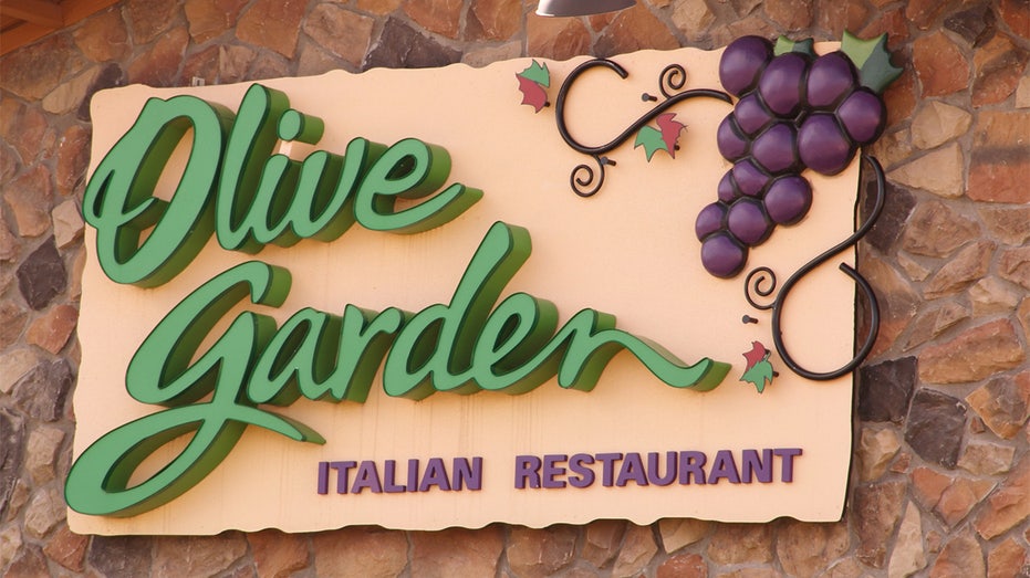 Olive Garden sign