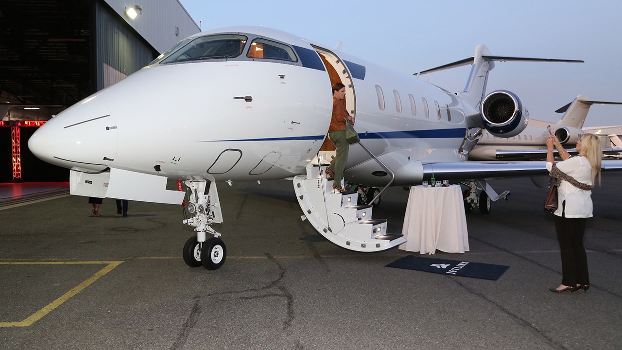 Coronavirus Helps Private Jet Companies Clean Up While Commercial Airlines Struggle Fox Business