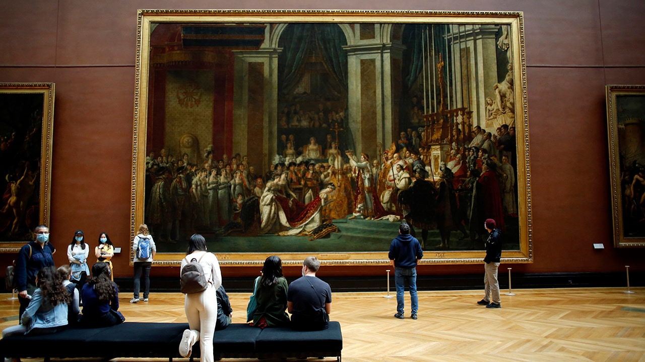 Mona Lisa Back At Work Visitors Limited As Louvre Reopens Fox