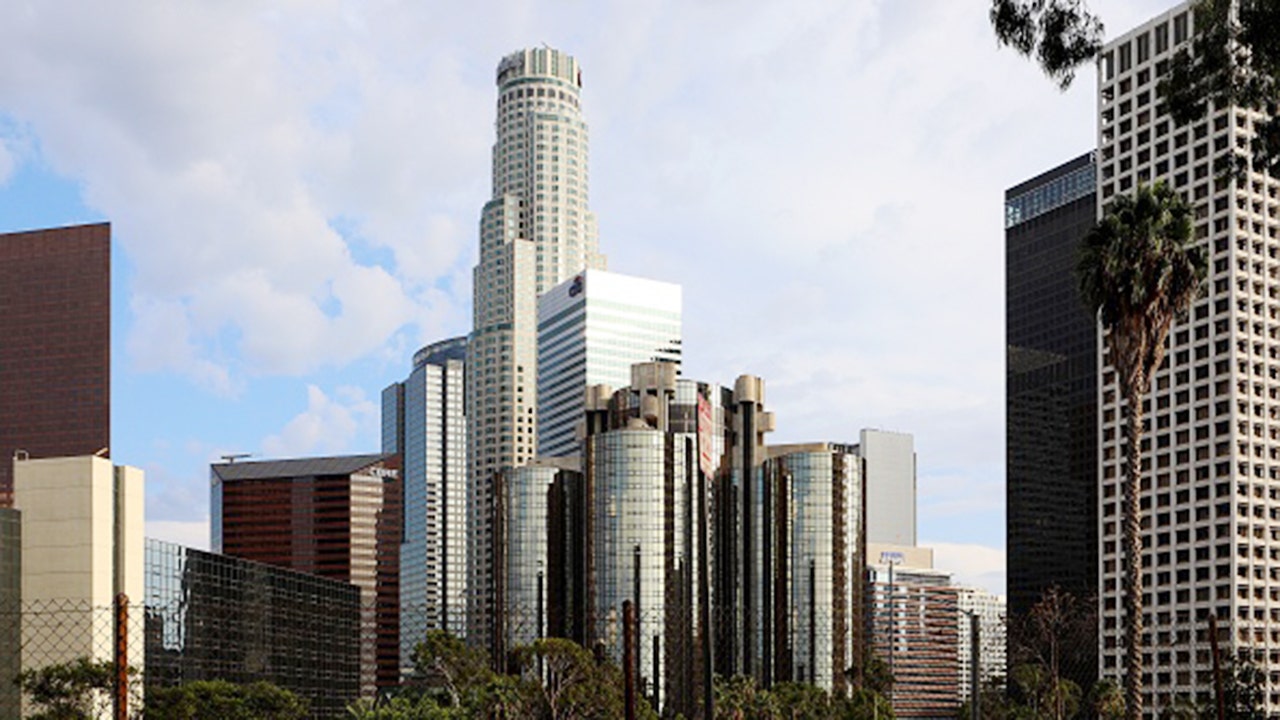 La S Us Bank Tower Sold To World Trade Center Developer Fox Business