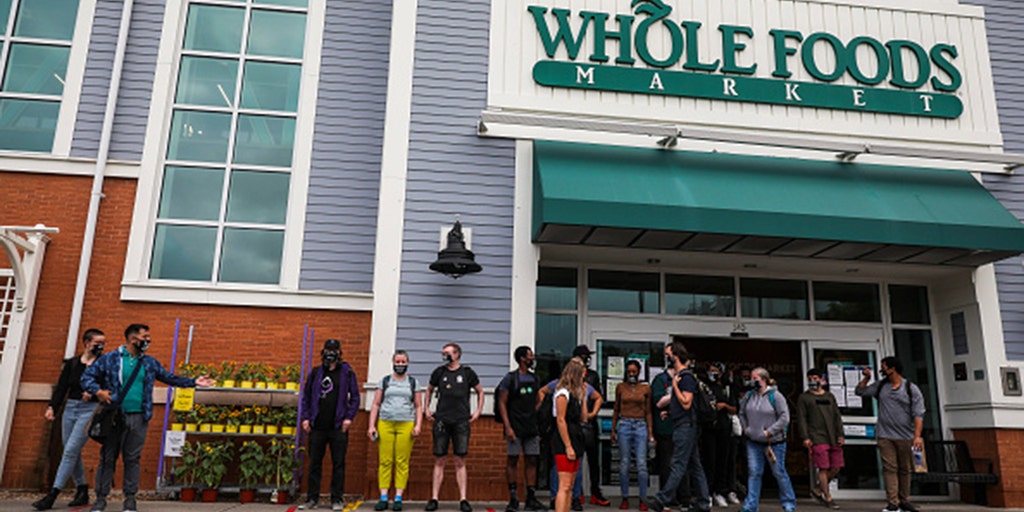 Appeals court rejects Whole Foods workers' discrimination claim over dress code crackdown during BLM protests - Vimarsana News