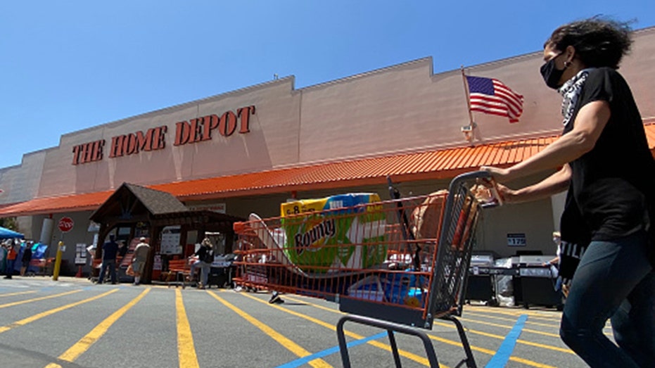 Home Depot modifies rope sales after nooses found in stores