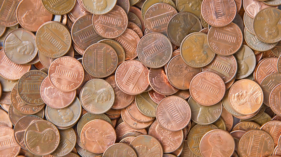 Huge pile of assorted US coins