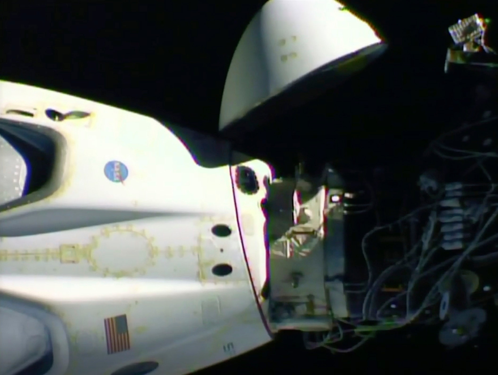 SpaceX’s Dragon spacecraft splashes off the west coast of Florida