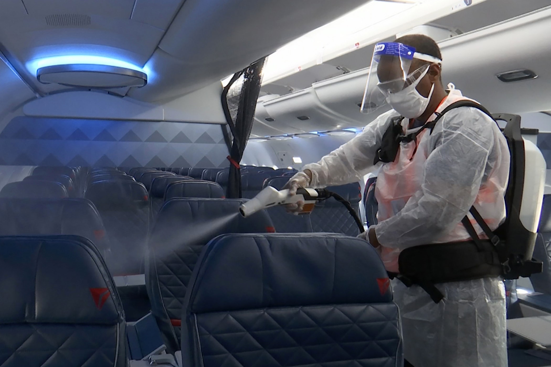 Airlines Amplify Cleaning In Coronavirus Fight American Delta Double Down With New Protocol Fox Business