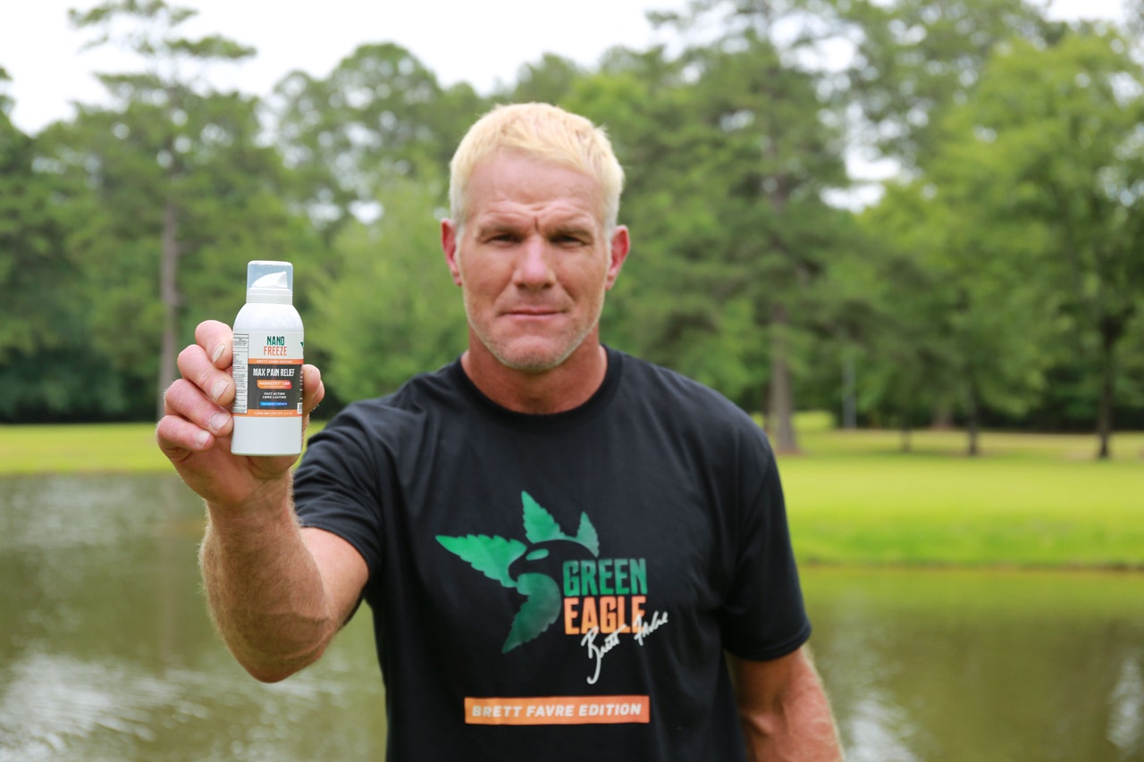 NFL great Brett Favre backs CBD brand Green Eagle in latest business  venture | Fox Business