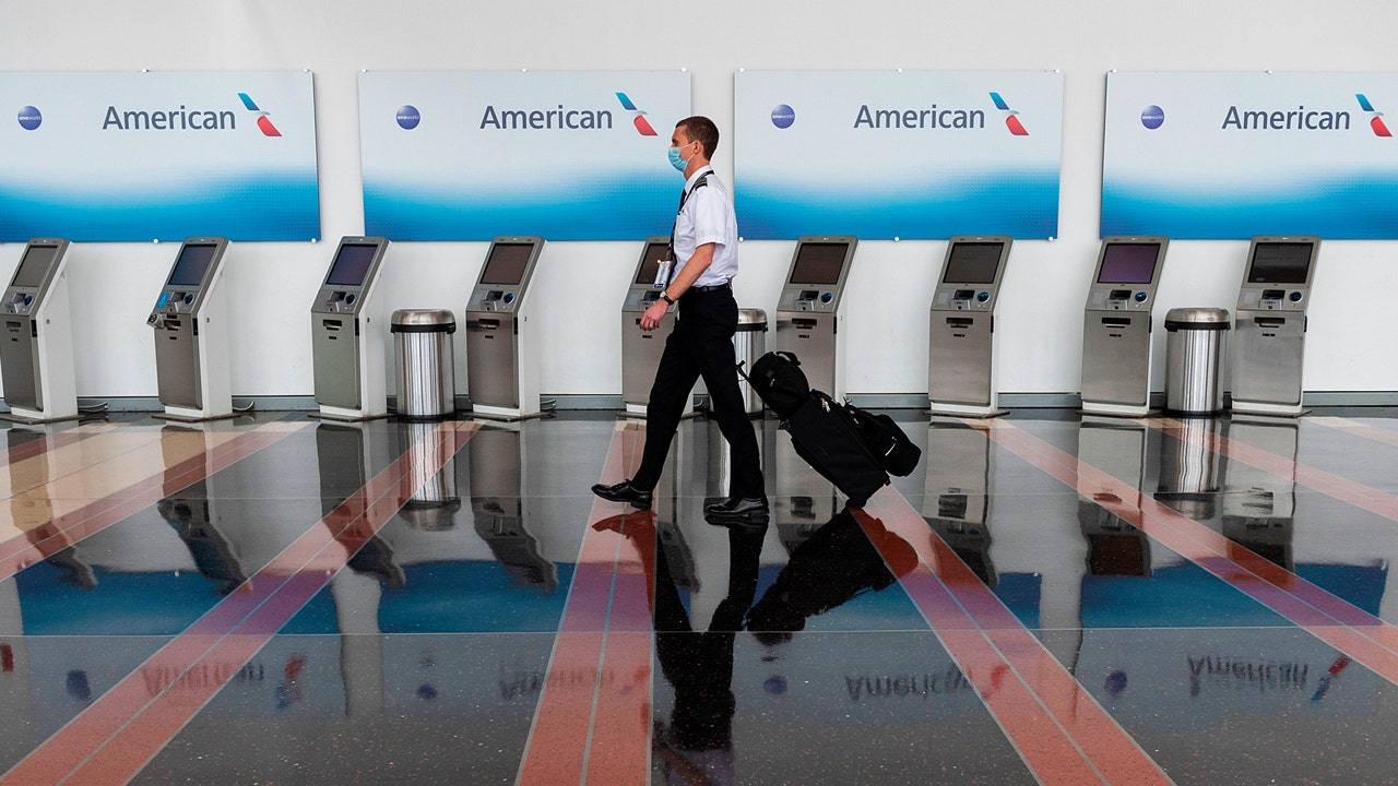 American Airlines tells pilots: get the vaccine in your own time