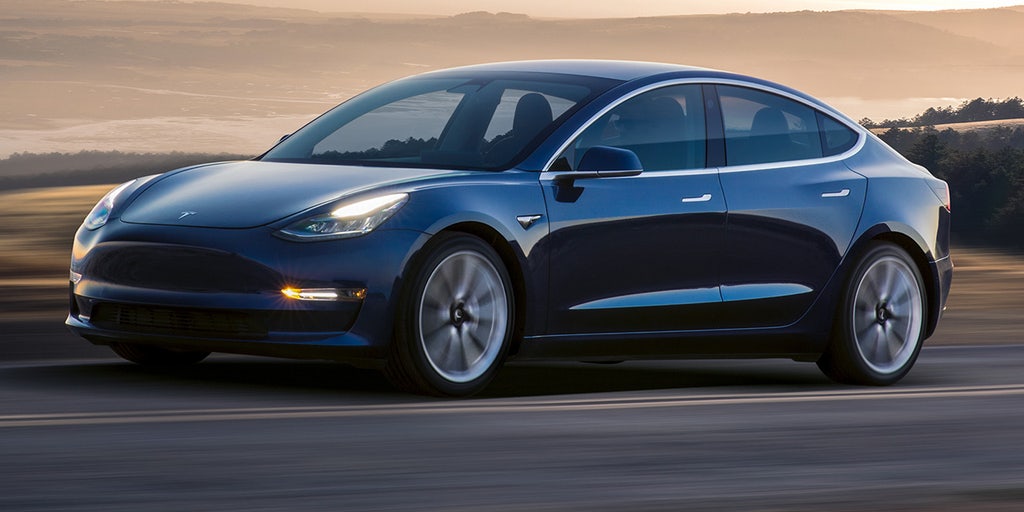 California police arrest Tesla driver who operated Model 3 from back seat - Vimarsana News
