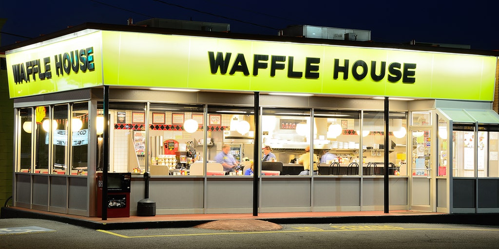 Viral off-menu Waffle House sandwich that started as 'pregnancy craving' receives resistance from workers - Vimarsana News