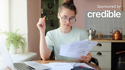 Credible lower student loan payments thumbnail-1001477664