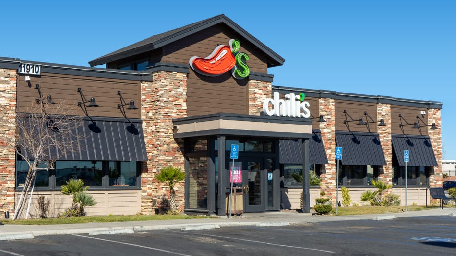 Chili’s restaurant exterior building in Victorville, CA