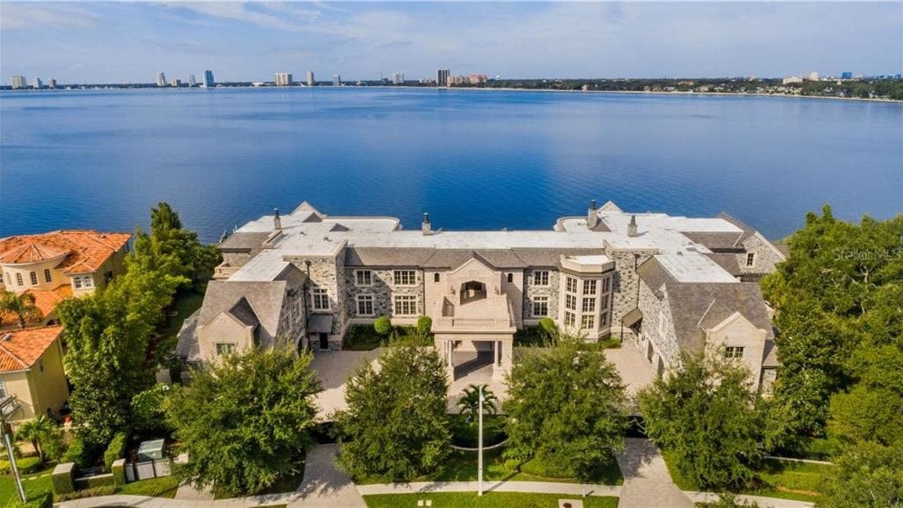 Derek Jeter lists 29M Tampa mansion he rented to Tom Brady, Gisele