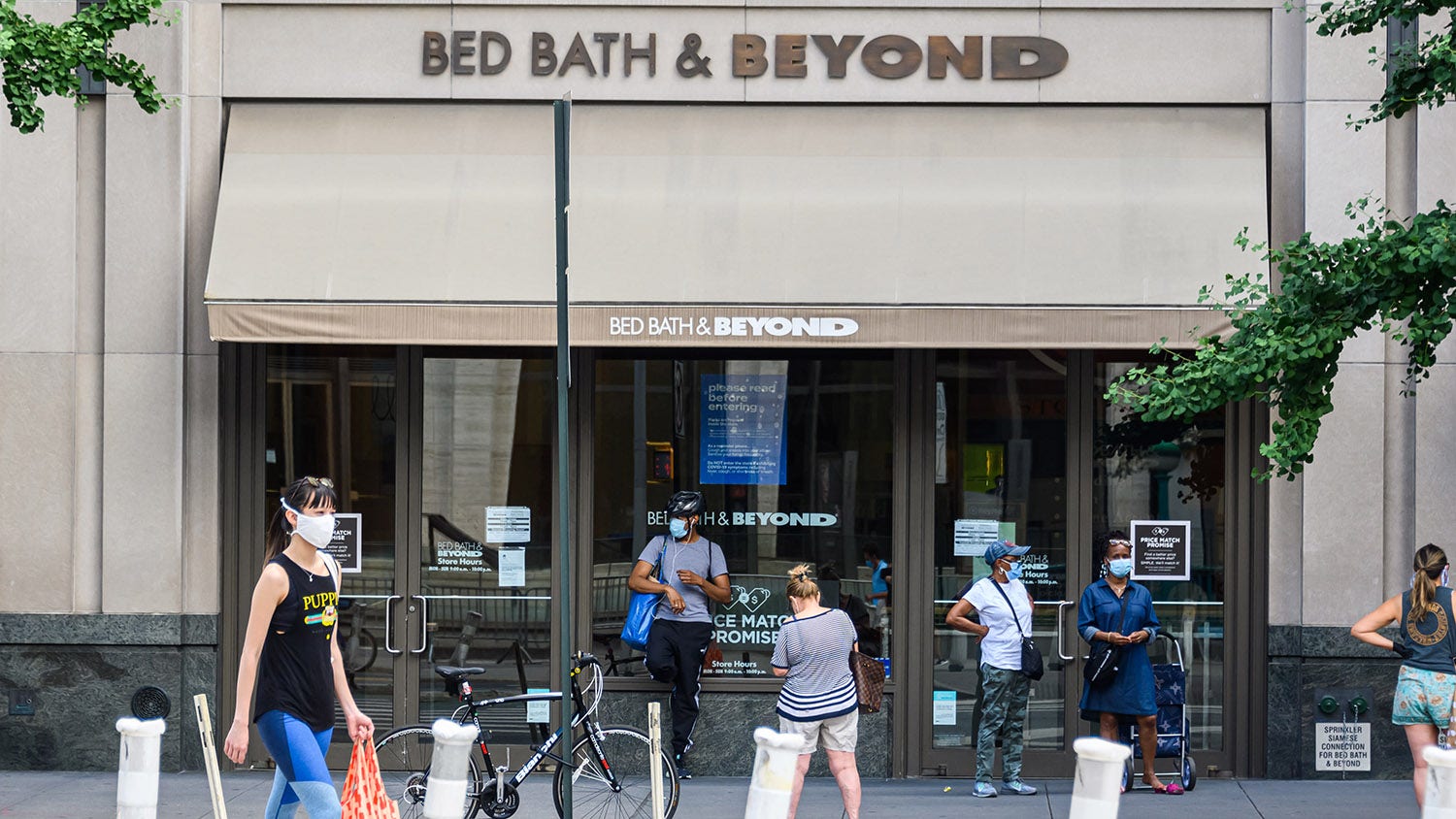 Bed Bath Beyond Overhauls Strategy After Closings Layoffs Fox Business
