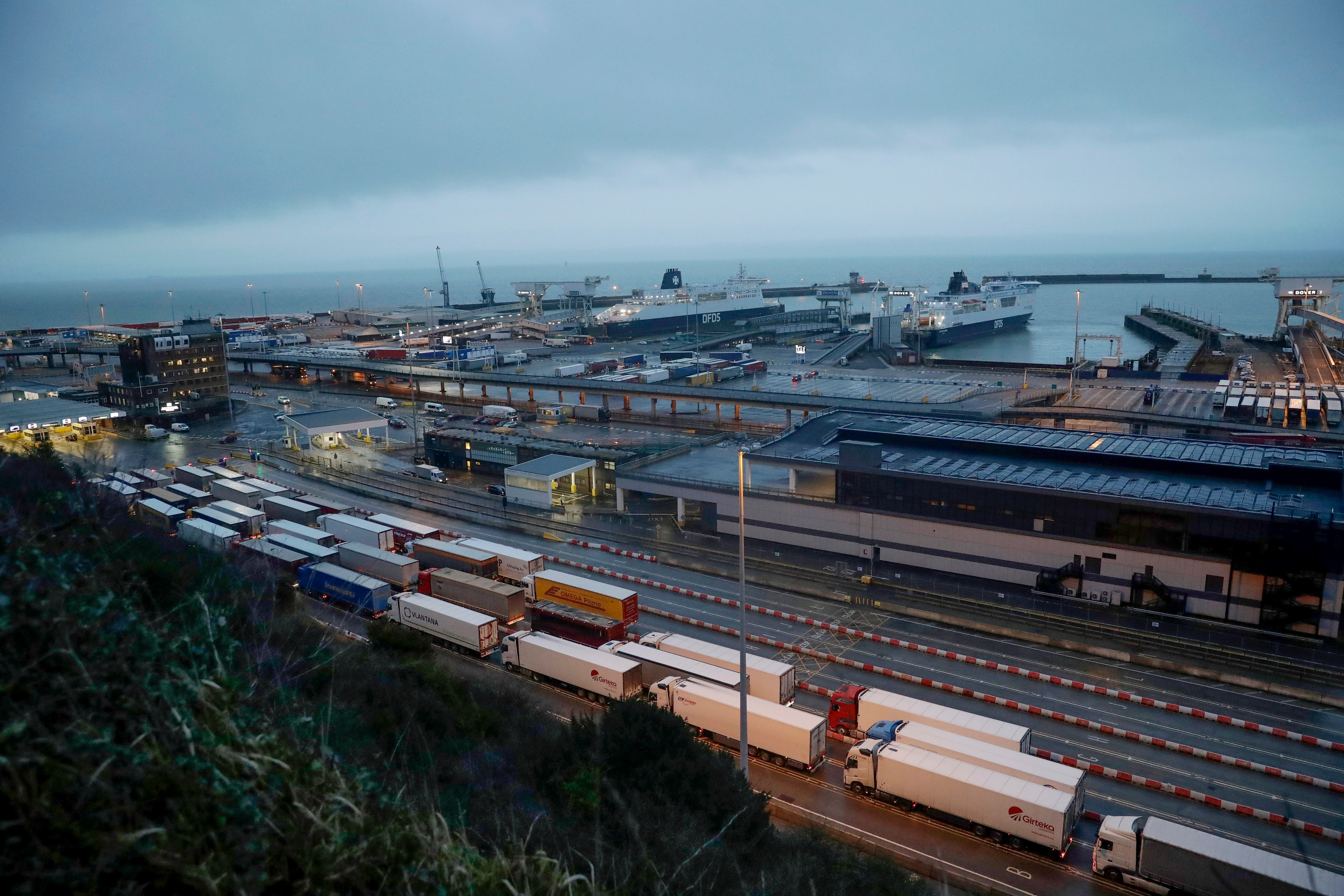 UK warns 7,000 trucks may be backed up at border after Brexit transition UK warns 7,000 trucks may be backed up at border after Brexit transition