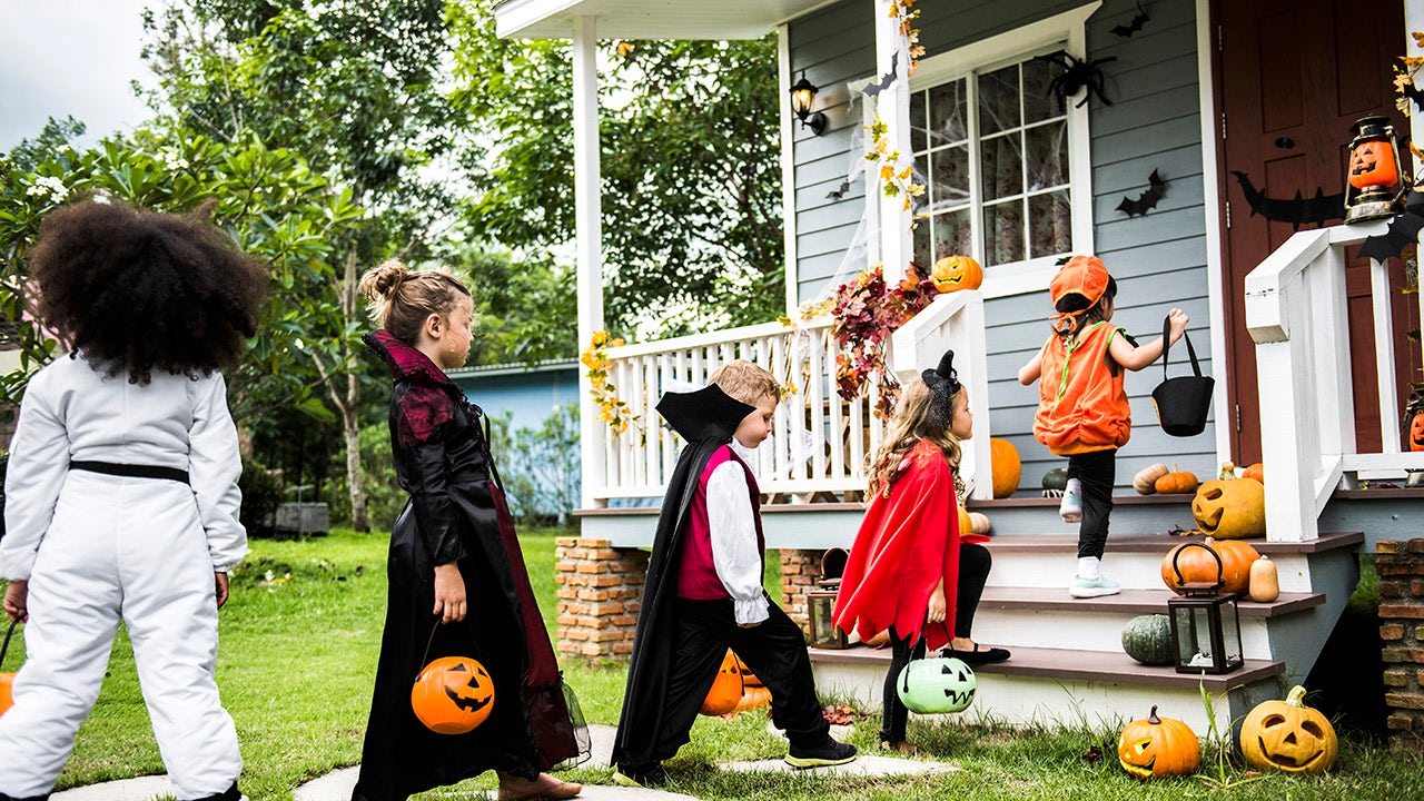 Istock trick or treat halloween