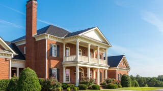 Virginia home for sale includes former Budweiser Clydesdales