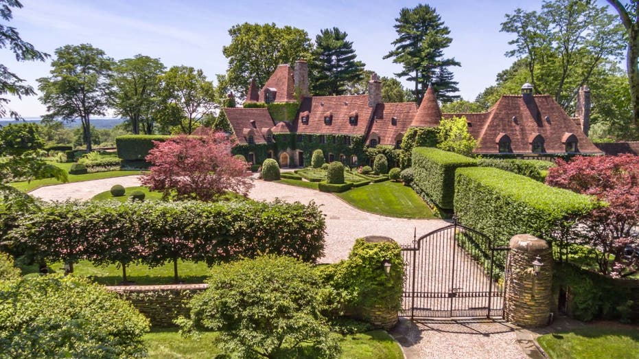 Tommy Hilfiger's Connecticut home listed for sale | Fox Business