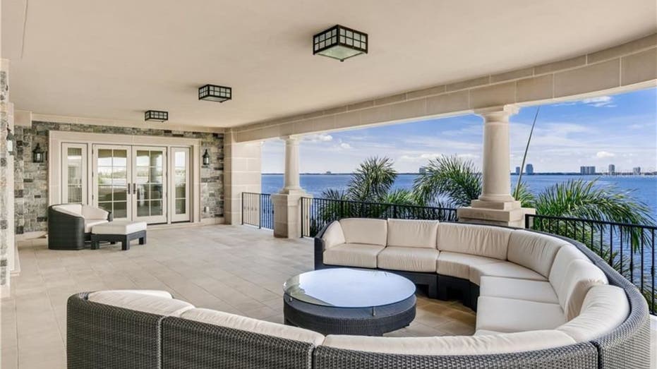 Look at the home Derek Jeter sold — once rented to Tom Brady