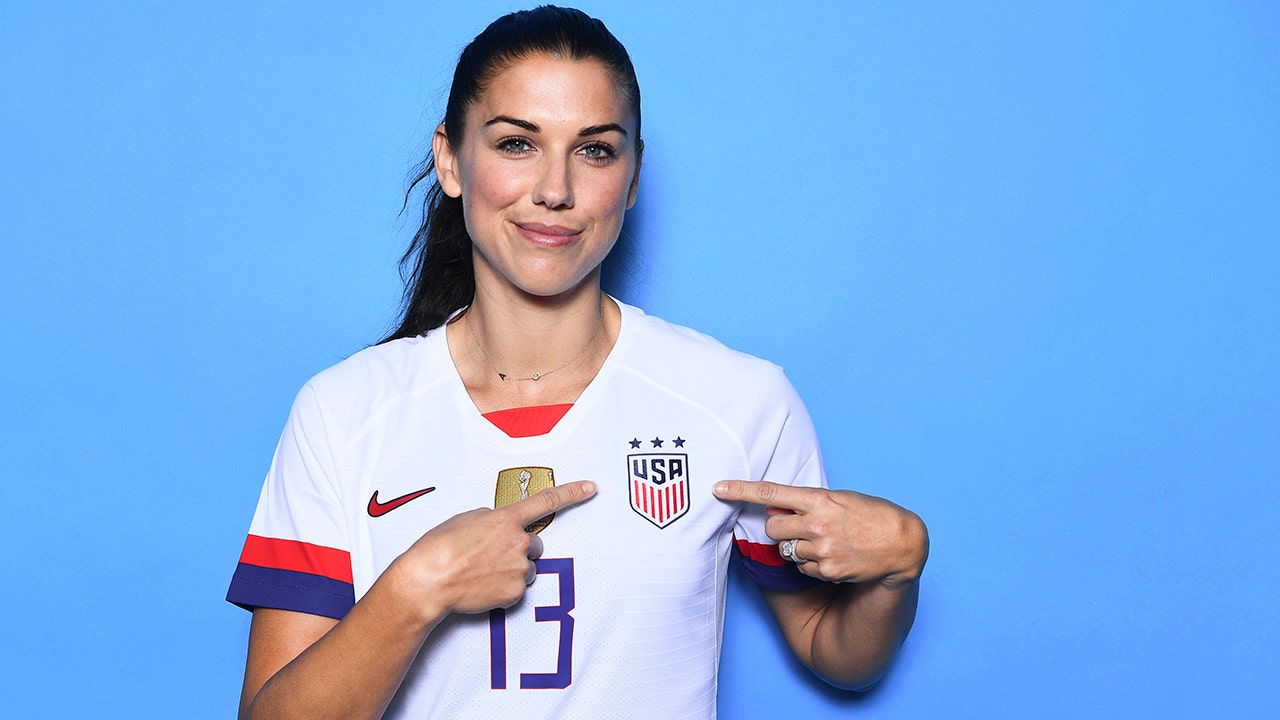 Alex morgan tottenham hotsell shirt