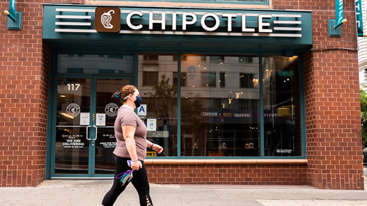 Chipotle to fill 15,000 roles during national hiring event Fox Business