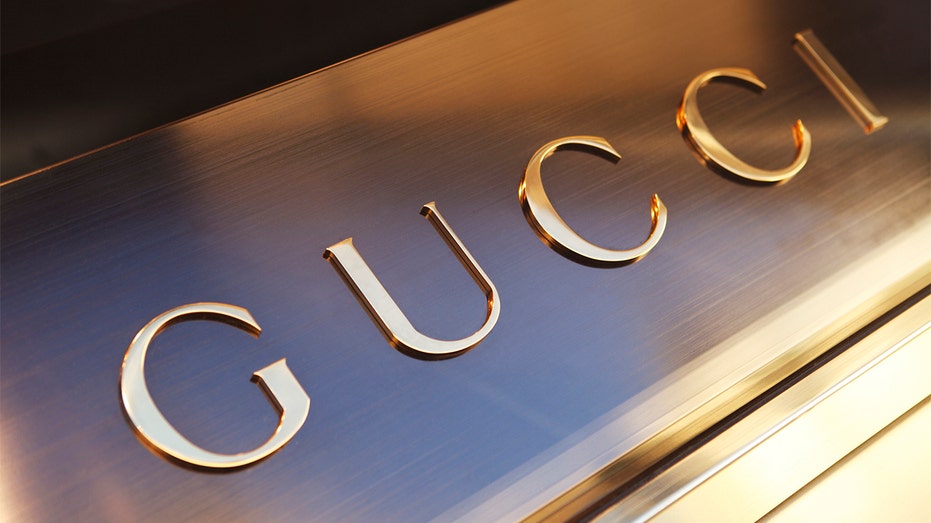 Gucci sign