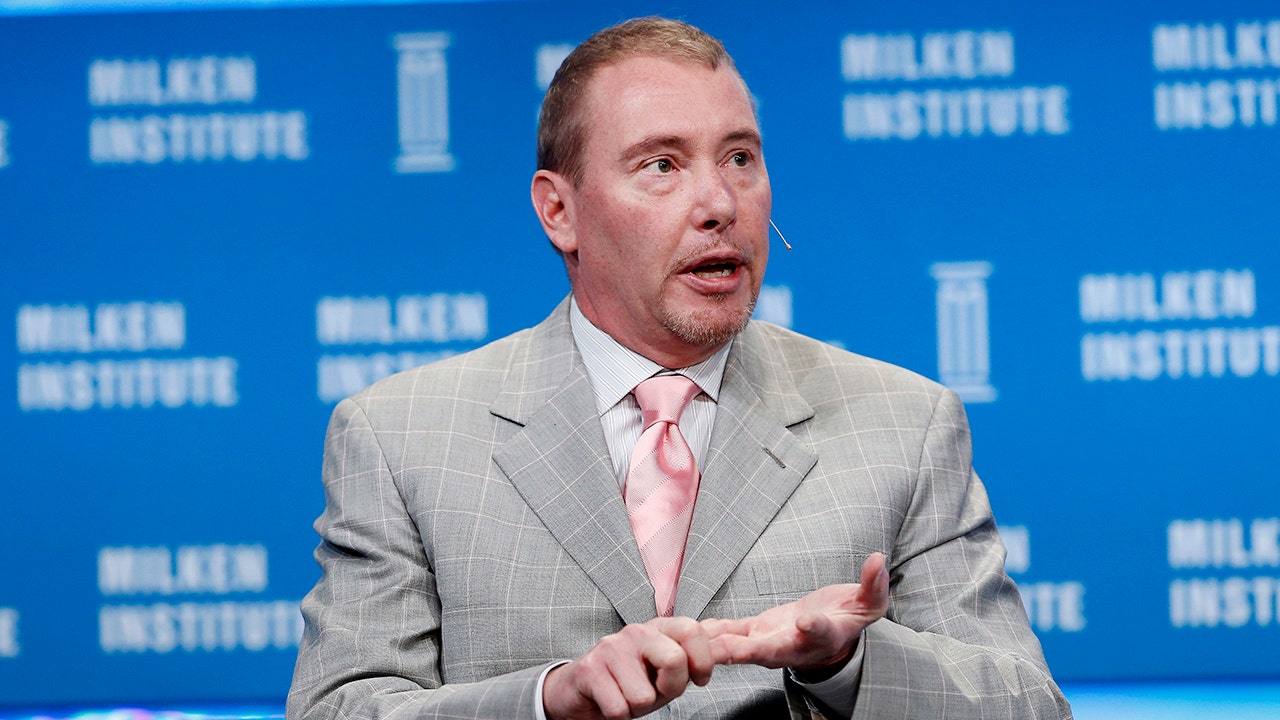 GameStop shares rise through stimulus tests: billionaire Gundlach