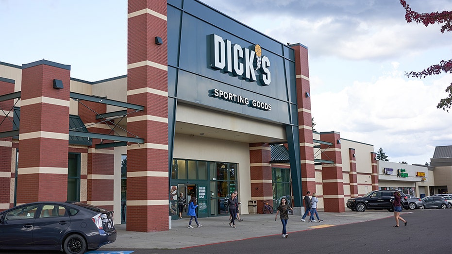 Dick's Sporting Goods