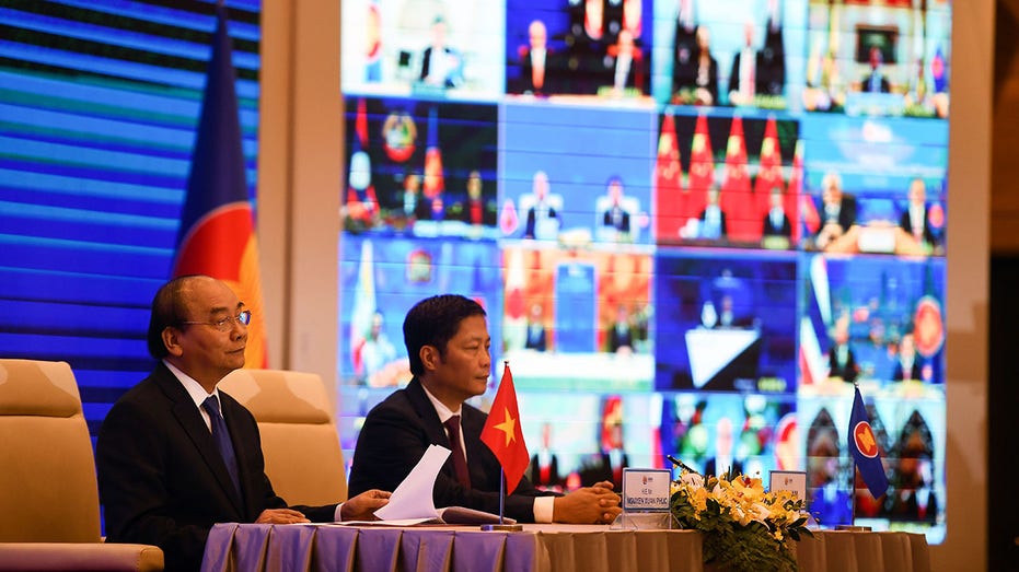 اجتماع الاسيان وفيتنام